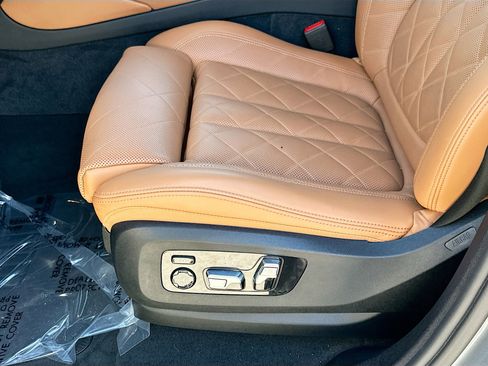 Certified 2024 BMW X6 xDrive40i w/ Executive Package image 19