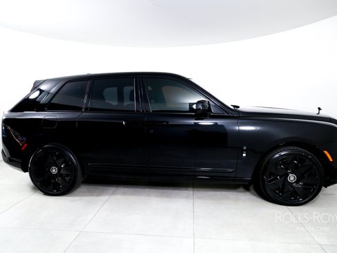 Used 2026 Rolls-Royce Cullinan AWD/4WD image 10