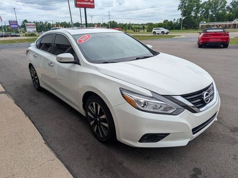 Used 2018 Nissan Altima 2.5 SV w/ 2.5 SV Technology Package FWD image 5