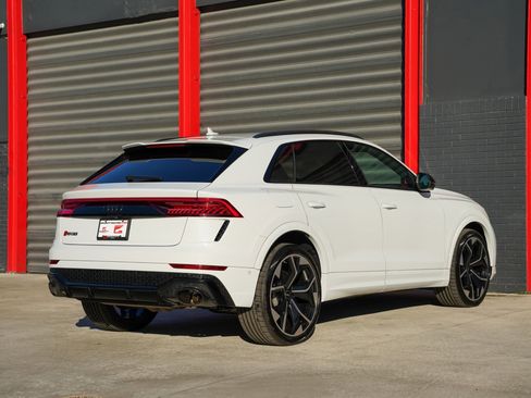 Used 2024 Audi RS Q8 4.0T image 8
