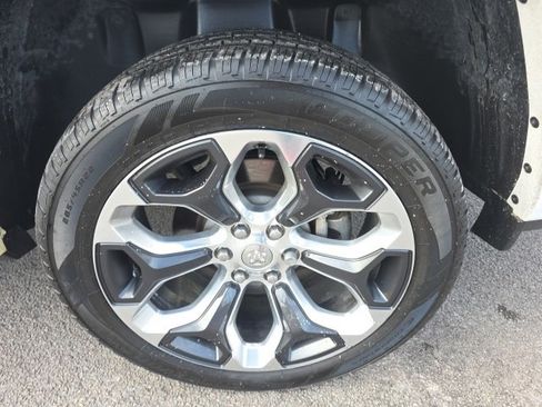 Used 2021 RAM 1500 Limited image 8