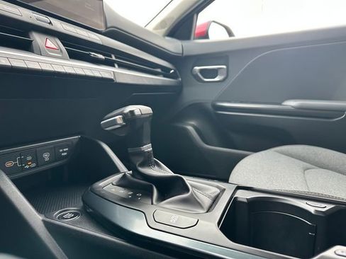 Used 2025 Kia K4 LXS image 18