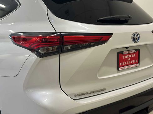 Certified 2022 Toyota Highlander Limited image 7
