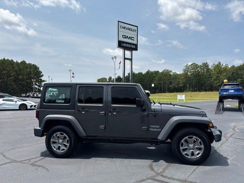 Used 2017 Jeep Wrangler Unlimited Sport w/ Max Tow Package AWD/4WD image 2