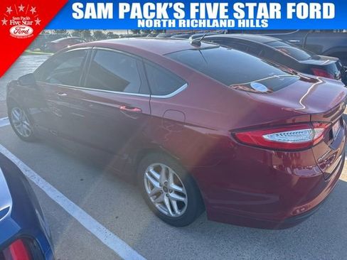 Used 2016 Ford Fusion SE FWD image 6