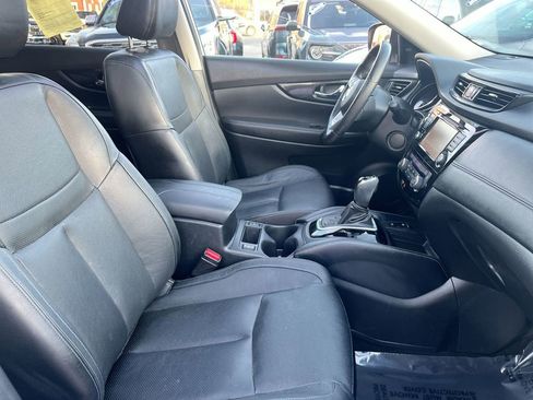 Used 2018 Nissan Rogue SL w/ Premium Package image 25