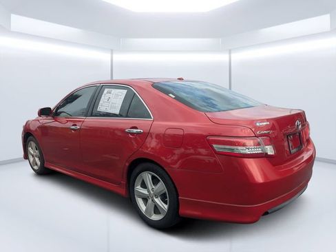 Used 2010 Toyota Camry LE FWD image 5