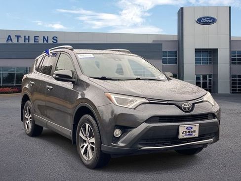 Used 2018 Toyota RAV4 XLE image 1