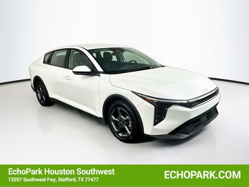 Used 2025 Kia K4 FWD image 1