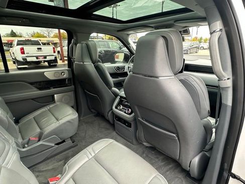 Used 2019 Lincoln Navigator L Reserve image 27