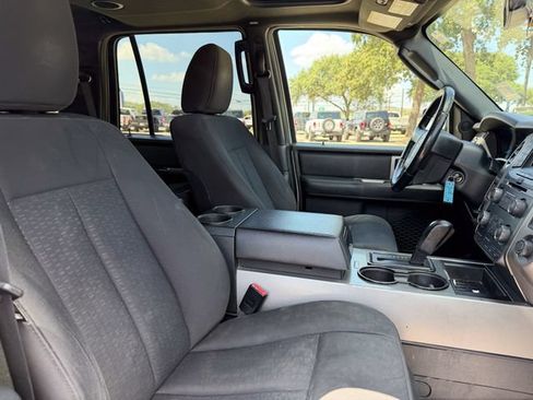 Used 2017 Ford Expedition XLT RWD image 14
