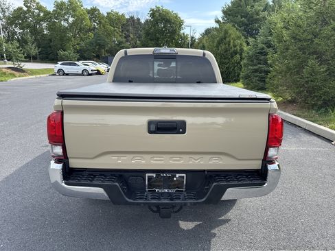 Used 2019 Toyota Tacoma TRD Off-Road AWD/4WD image 27