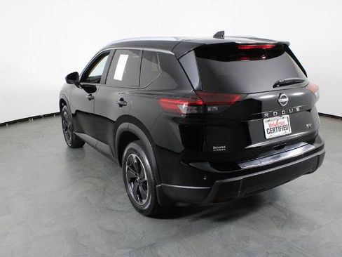 Certified 2024 Nissan Rogue SV w/ SV Premium Package FWD image 16