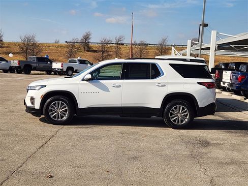 Used 2023 Chevrolet Traverse LT image 4