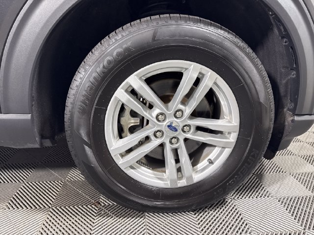 Used 2023 Ford Explorer XLT AWD/4WD image 11