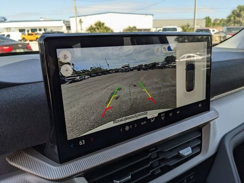 New 2026 Ford Explorer Active RWD image 28
