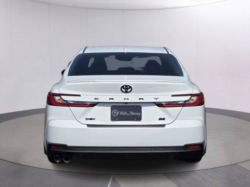 Used 2025 Toyota Camry SE w/ Convenience Package FWD image 6