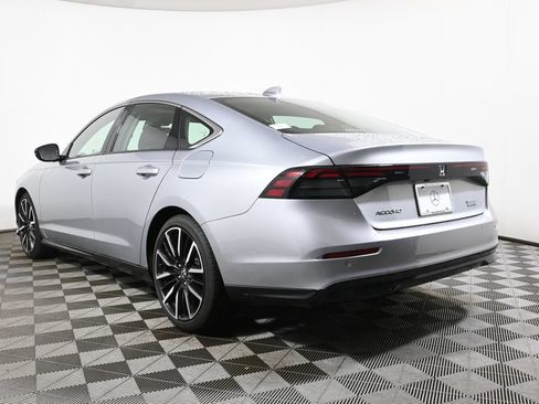 Used 2024 Honda Accord Touring image 9