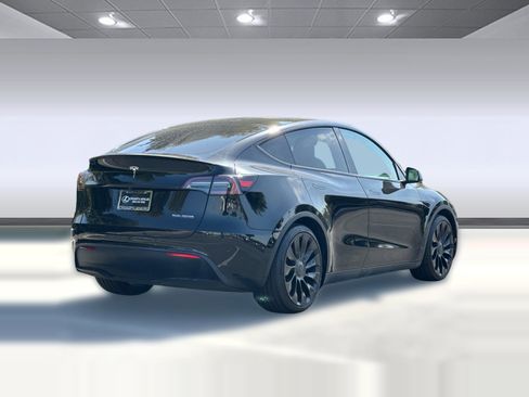 Used 2022 Tesla Model Y Performance AWD/4WD image 8