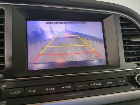 Used 2017 Hyundai Elantra SE image 21