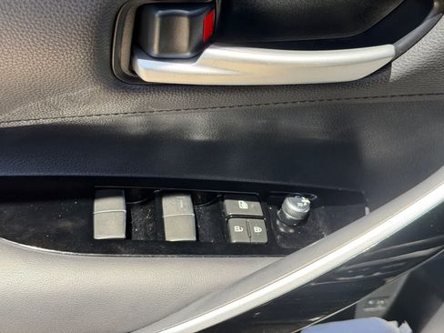 Used 2020 Toyota Corolla XLE w/ Carpet Mat Package (TMS) FWD image 18