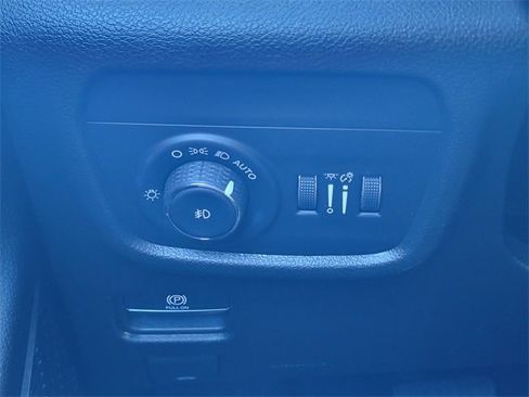 Used 2022 Jeep Grand Cherokee L Limited w/ Black Appearance Package image 31