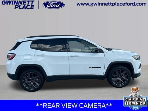 Used 2026 Jeep Compass Latitude w/ Sun and Sound Group AWD/4WD image 4