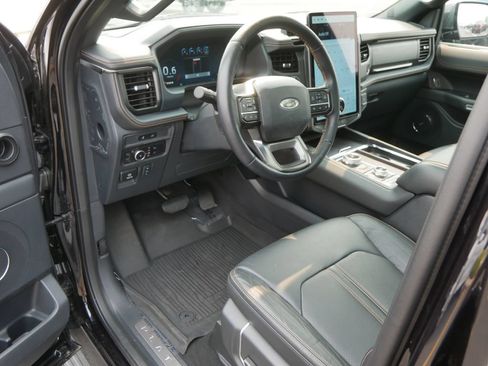 Used 2024 Ford Expedition Max Platinum AWD/4WD image 14