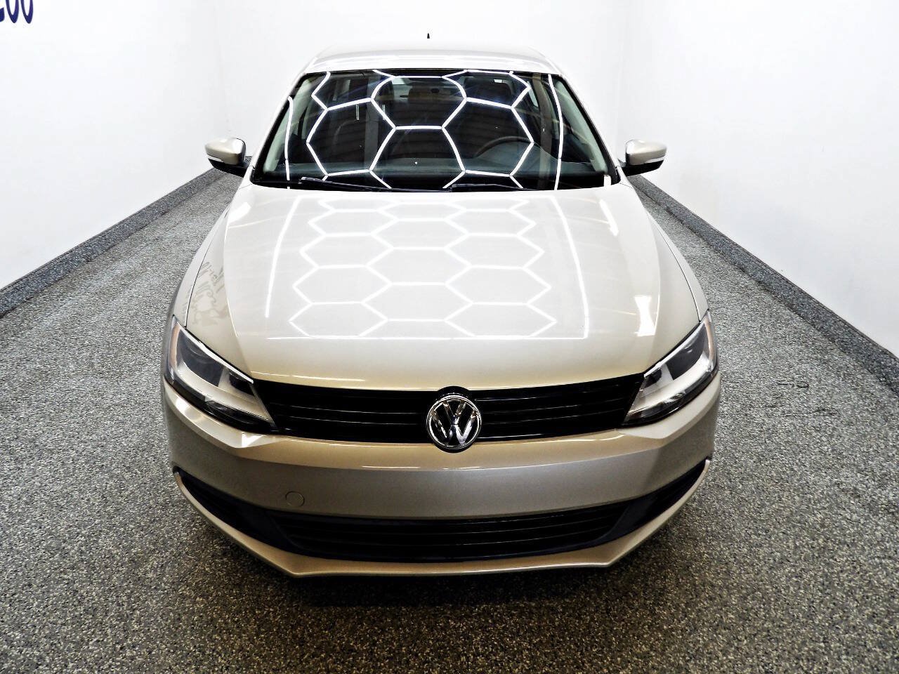 Used 2014 Volkswagen Jetta SE FWD image 2