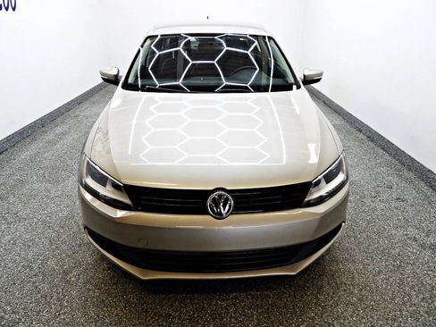 Used 2014 Volkswagen Jetta SE FWD image 2