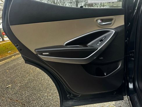 Used 2018 Hyundai Santa Fe Sport image 9