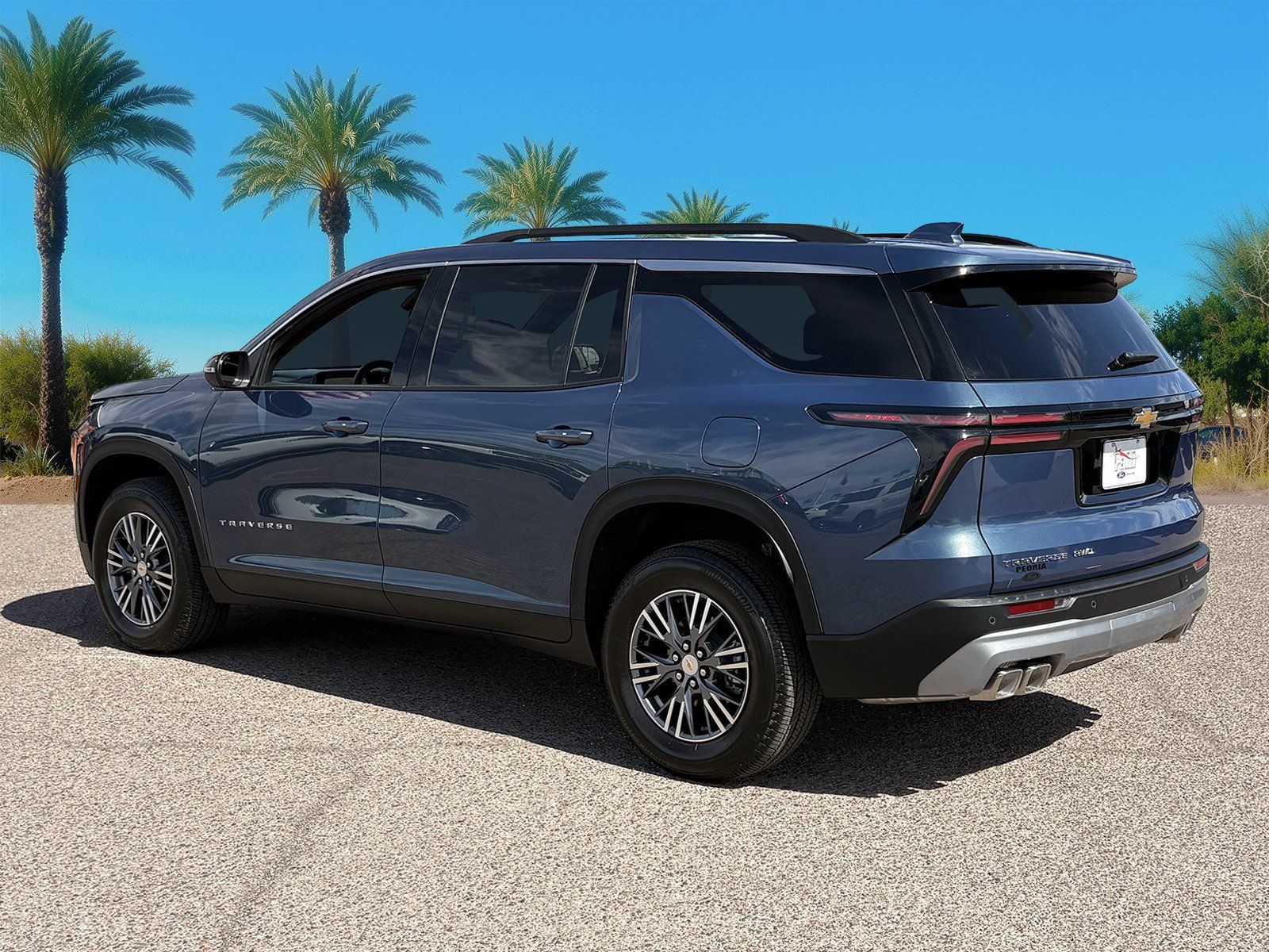 Used 2026 Chevrolet Traverse LT AWD/4WD image 3