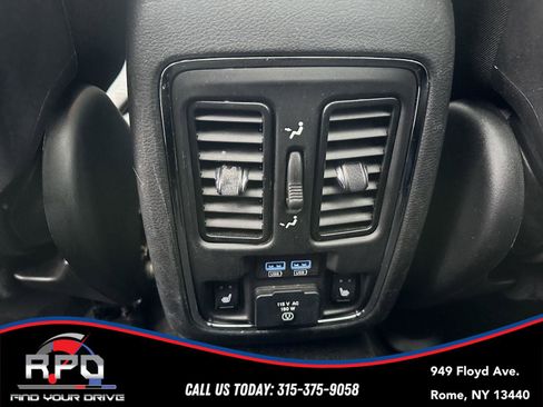 Used 2019 Jeep Grand Cherokee Limited w/ Luxury Group II image 28