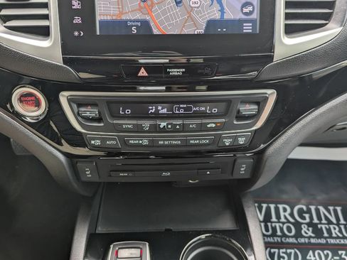 Used 2016 Honda Pilot Touring image 3
