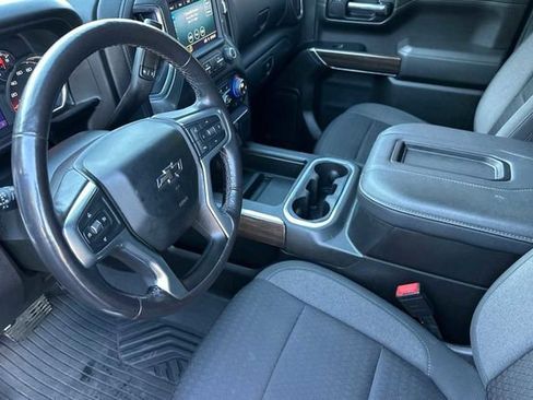 Used 2022 Chevrolet Silverado 1500 LT Trail Boss w/ LPO, Dark Essentials Package image 4