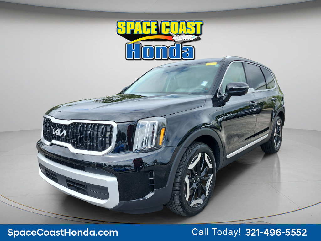 Used 2024 Kia Telluride EX w/ EX Captain's Chair Package FWD image 10