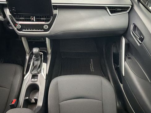 Used 2024 Toyota Corolla Cross LE FWD image 27