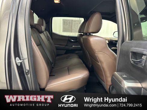 Used 2018 Toyota Tacoma Limited image 15