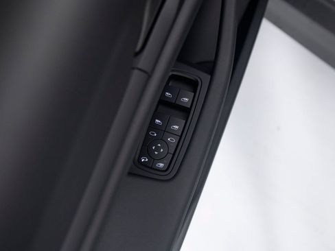 Certified 2023 Porsche Taycan 4S AWD/4WD image 20