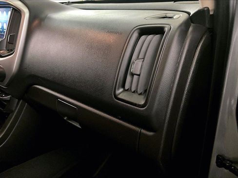 Used 2022 Chevrolet Colorado LT w/ LT Convenience Package image 15