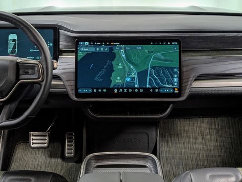 Used 2024 Rivian R1S Adventure AWD/4WD image 34