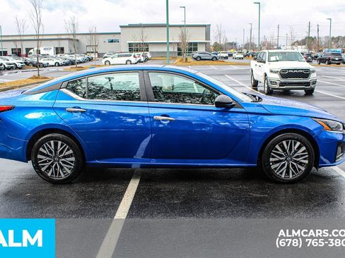 Used 2025 Nissan Altima 2.5 SV image 8