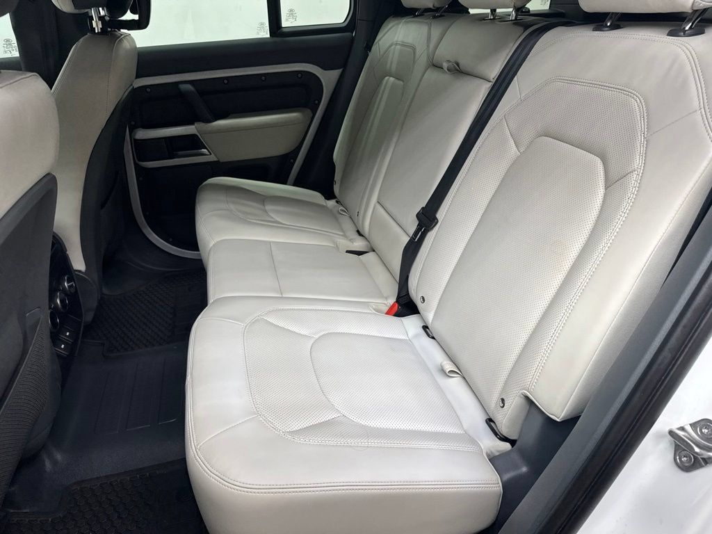 Used 2023 Land Rover Defender 110 SE AWD/4WD image 22
