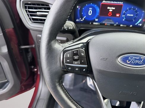 Used 2021 Ford Escape Titanium image 17