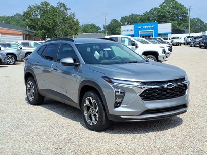 Used 2026 Chevrolet Trax LT w/ LPO, Blackout Package