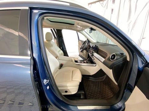 Used 2020 Mercedes-Benz GLB 250 4MATIC image 37