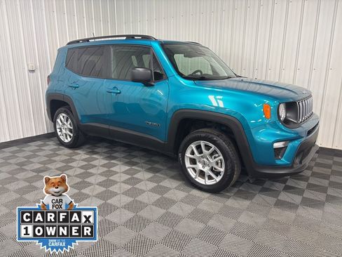 Certified 2022 Jeep Renegade Latitude w/ Convenience Group image 1