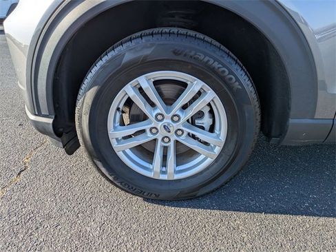 Used 2023 Ford Explorer XLT w/ Equipment Group 202A image 10