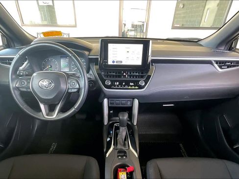 Used 2024 Toyota Corolla Cross SE image 15