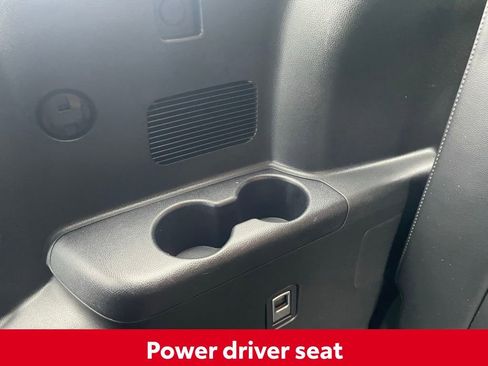 Used 2022 Toyota Highlander XSE FWD image 18